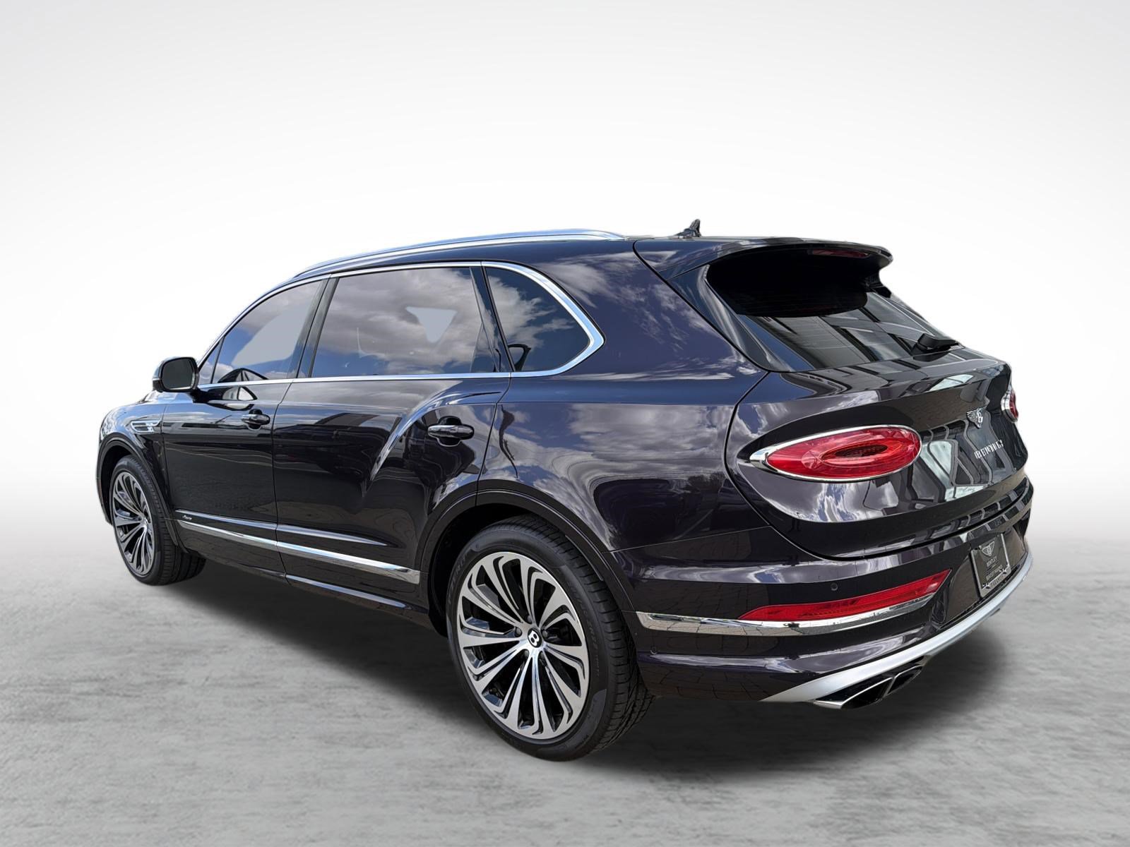 Used 2024 Bentley Bentayga Extended Wheelbase AWD/4WD image 3