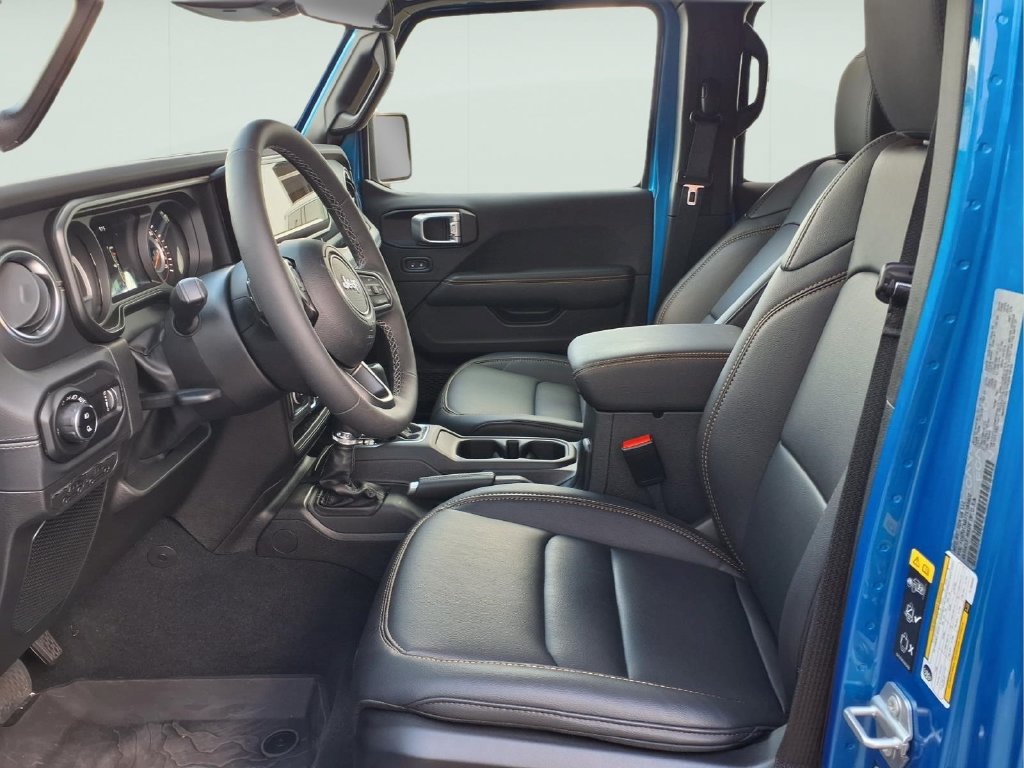 New 2026 Jeep Gladiator Sport AWD/4WD image 16