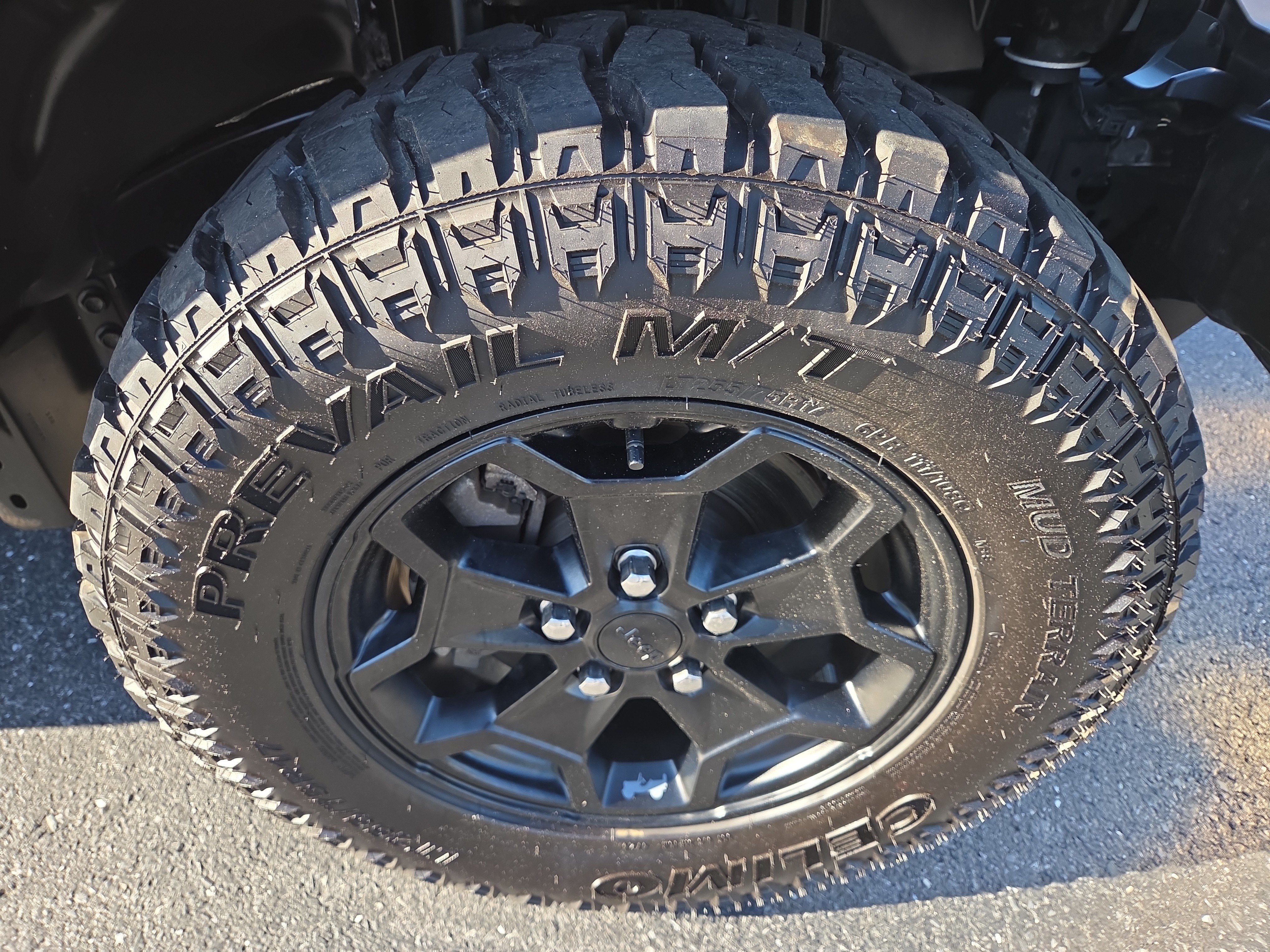 Certified 2022 Jeep Gladiator Overland AWD/4WD image 10
