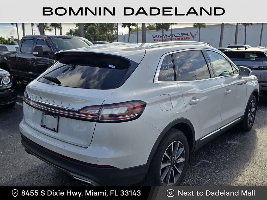 Used 2022 Lincoln Nautilus FWD image 3
