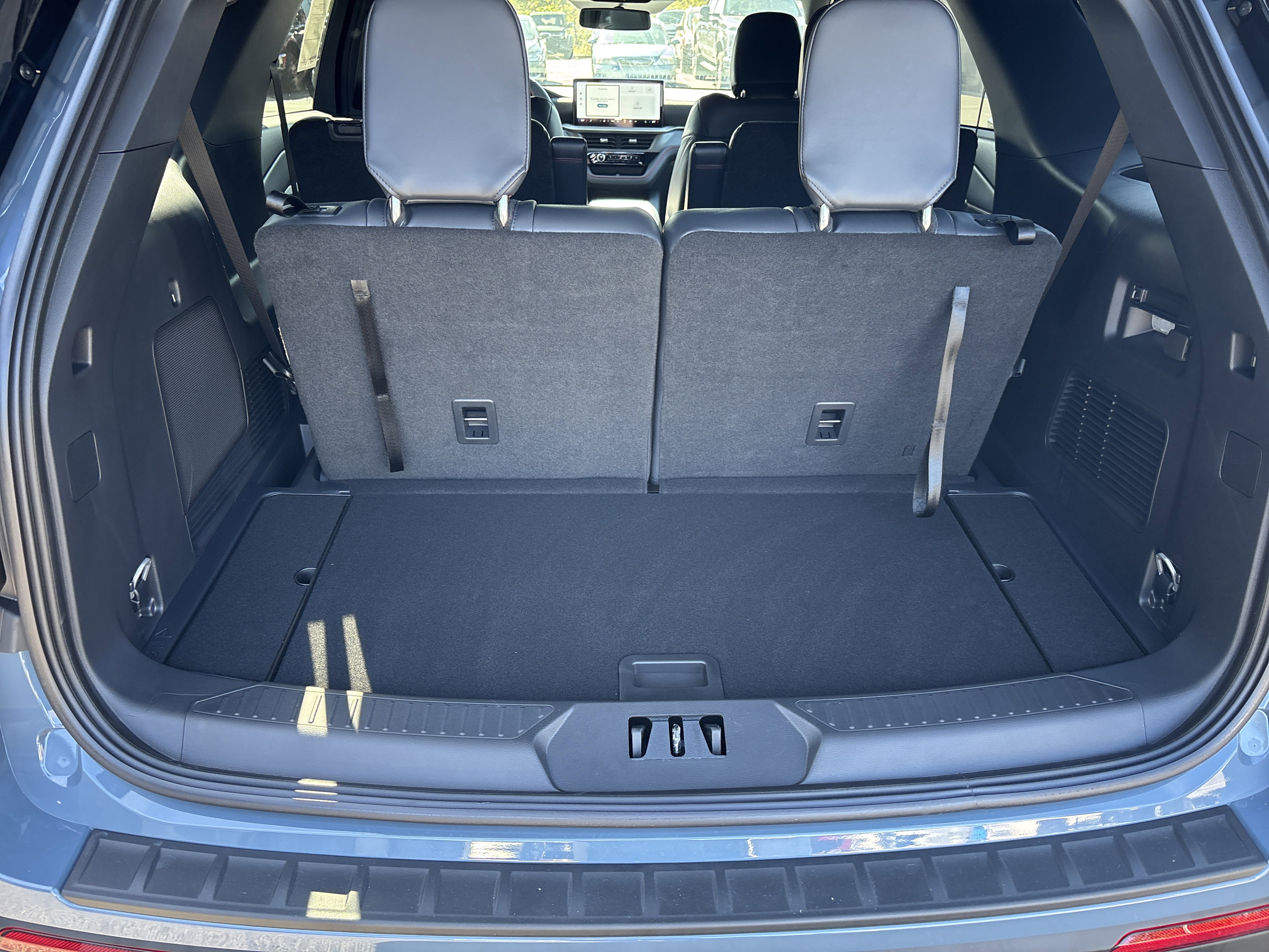 New 2025 Ford Explorer ST-Line image 5