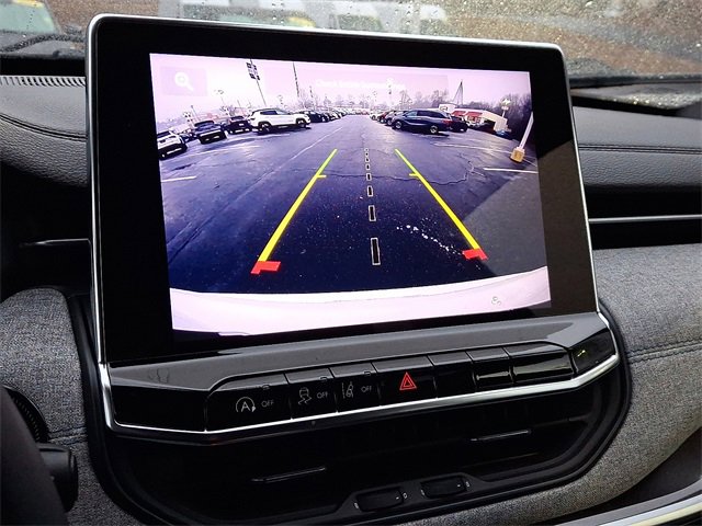 Used 2024 Jeep Compass Latitude image 18