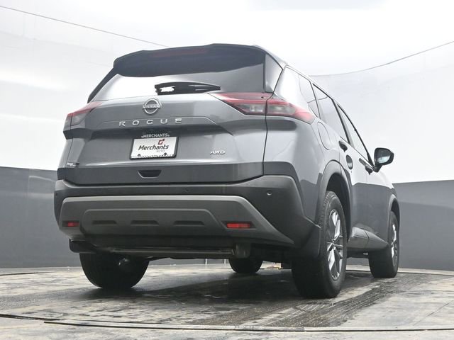 Used 2023 Nissan Rogue S image 35