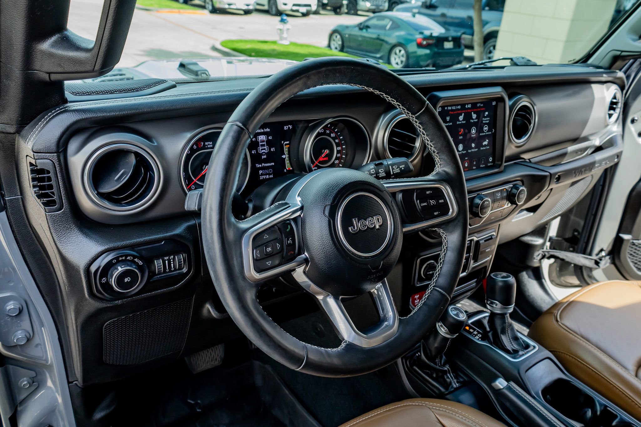 Used 2022 Jeep Wrangler Unlimited Rubicon w/ LED Lighting Group AWD/4WD image 16