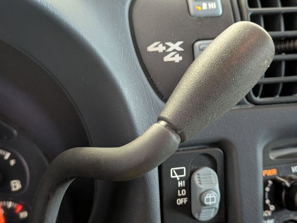 Used 2000 Chevrolet Blazer LS w/ LS Preferred Equipment Group image 13