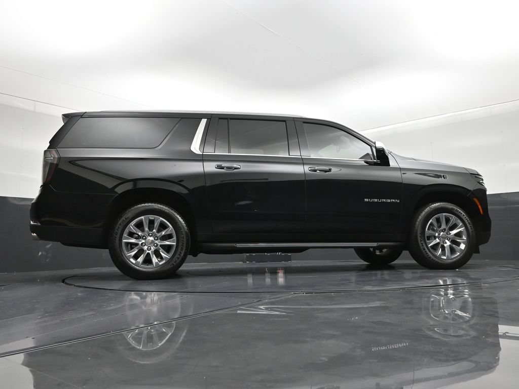 Used 2026 Chevrolet Suburban Premier RWD image 25