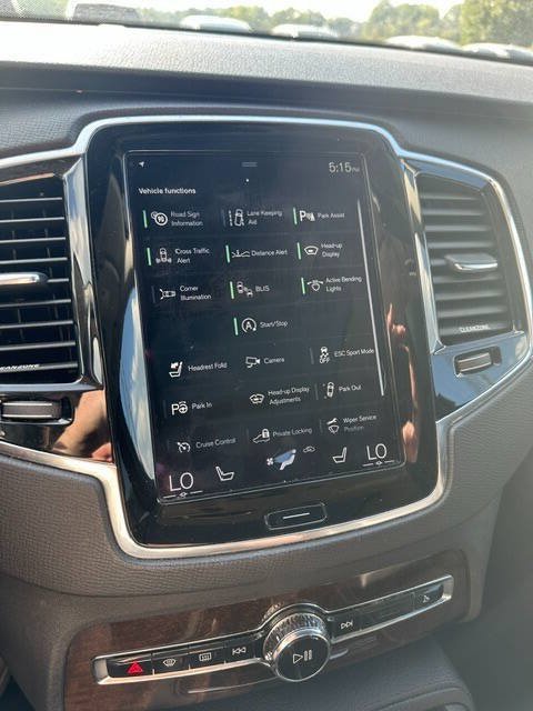 Used 2016 Volvo XC90 T6 Momentum w/ Momentum Plus Package AWD/4WD image 25