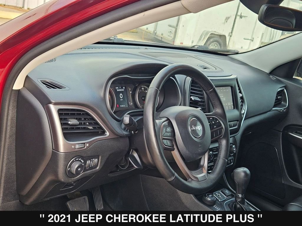 Used 2021 Jeep Cherokee Latitude Plus AWD/4WD image 13