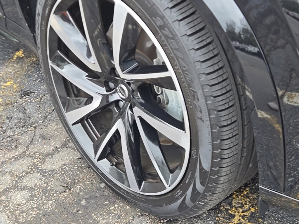 Certified 2024 Volvo XC90 B6 Ultimate w/ Protection Package AWD/4WD image 7