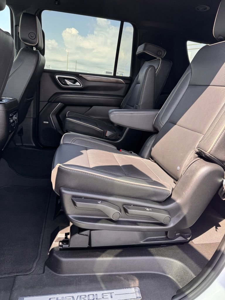Used 2023 Chevrolet Suburban Premier AWD/4WD image 12