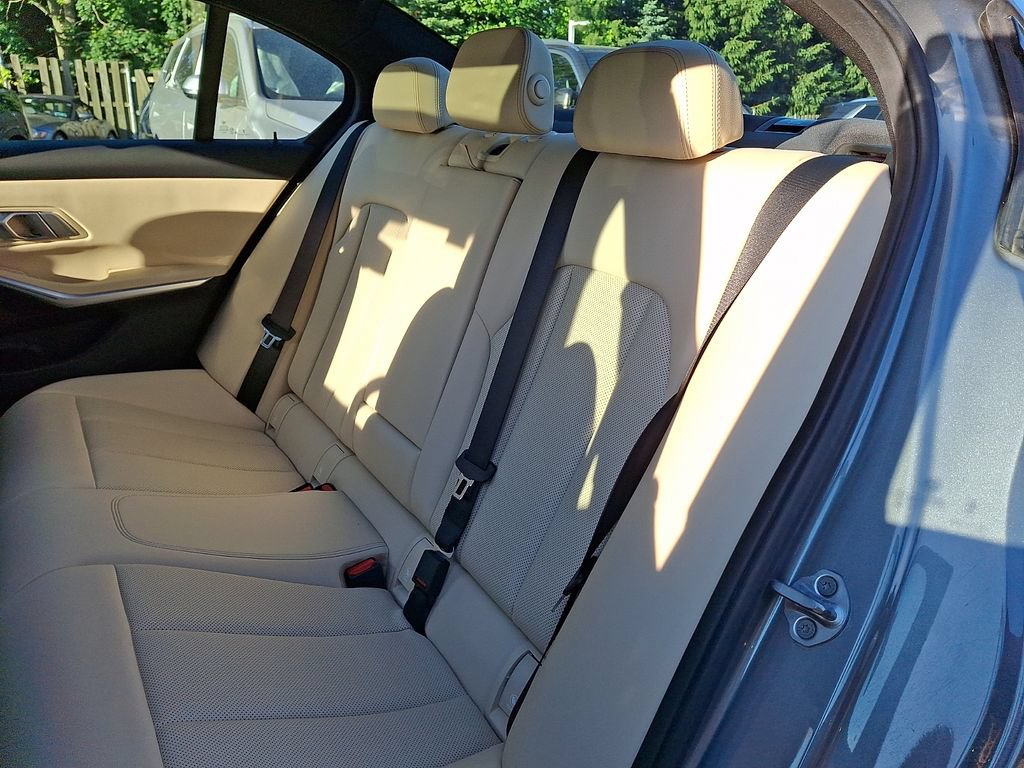 Used 2023 BMW 330i xDrive Sedan w/ Driving Assistance Package AWD/4WD image 7