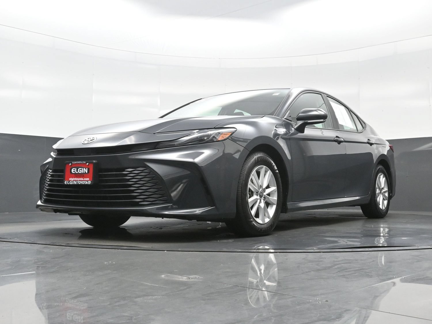 Used 2025 Toyota Camry LE FWD image 28