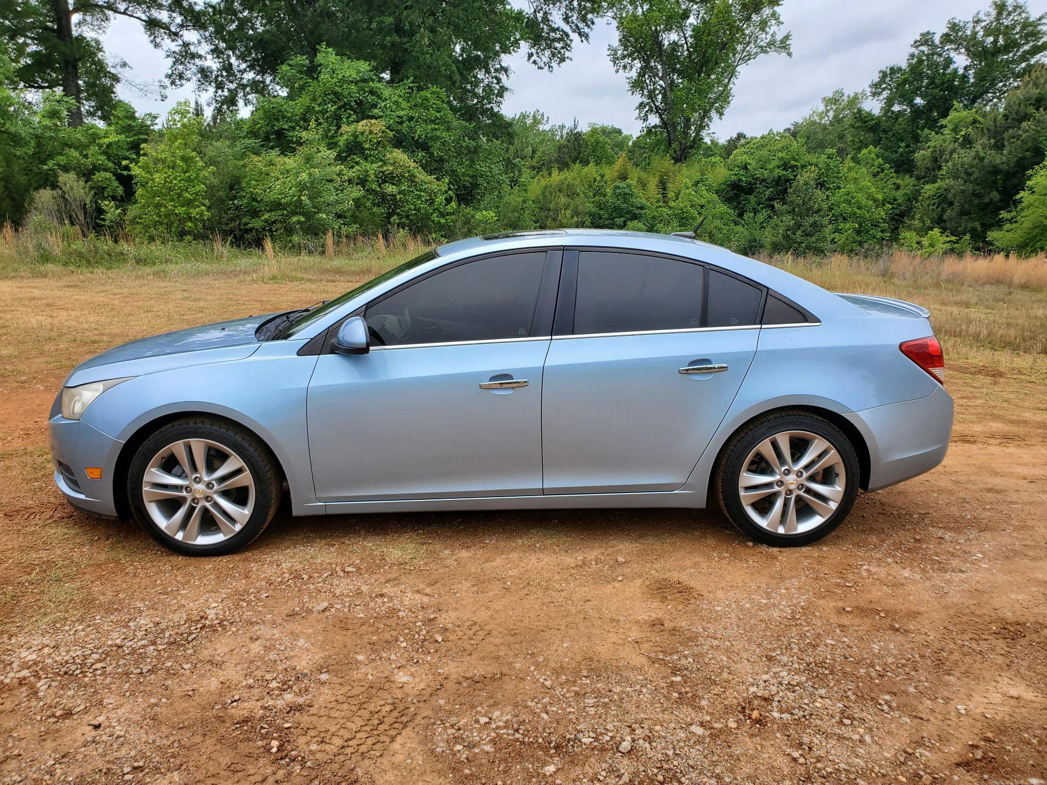 Used 2011 Chevrolet Cruze LTZ FWD image 14