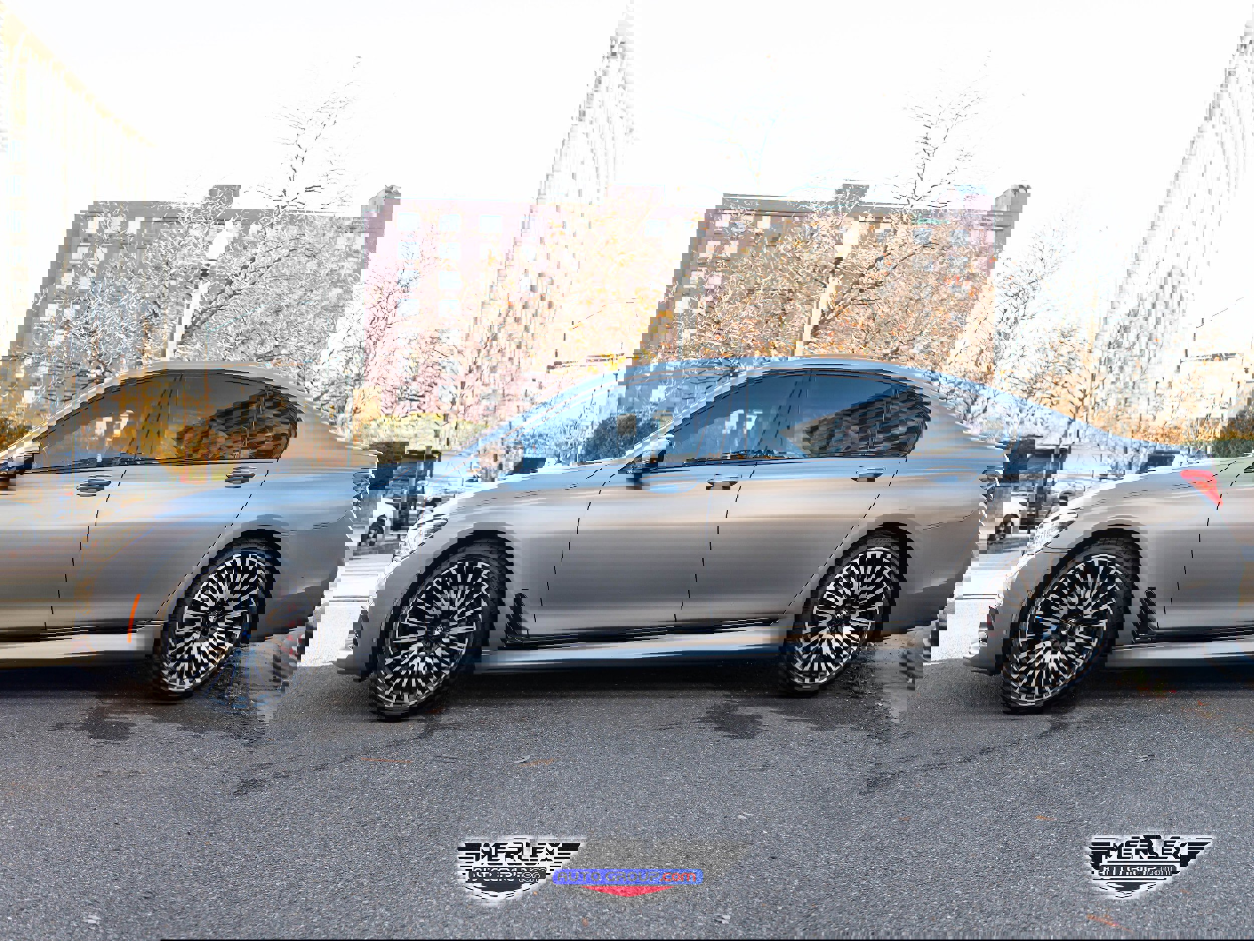 Used 2018 BMW 750i w/ Executive Package image 4