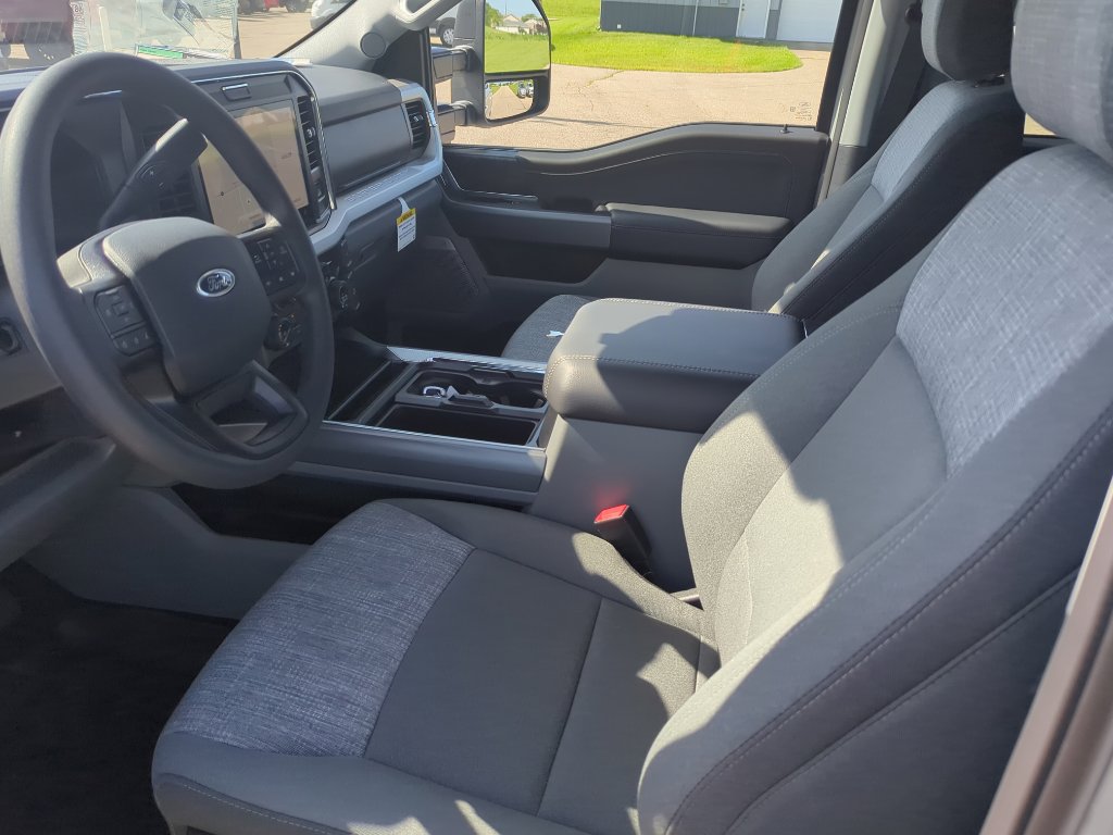 New 2025 Ford F350 XLT image 15