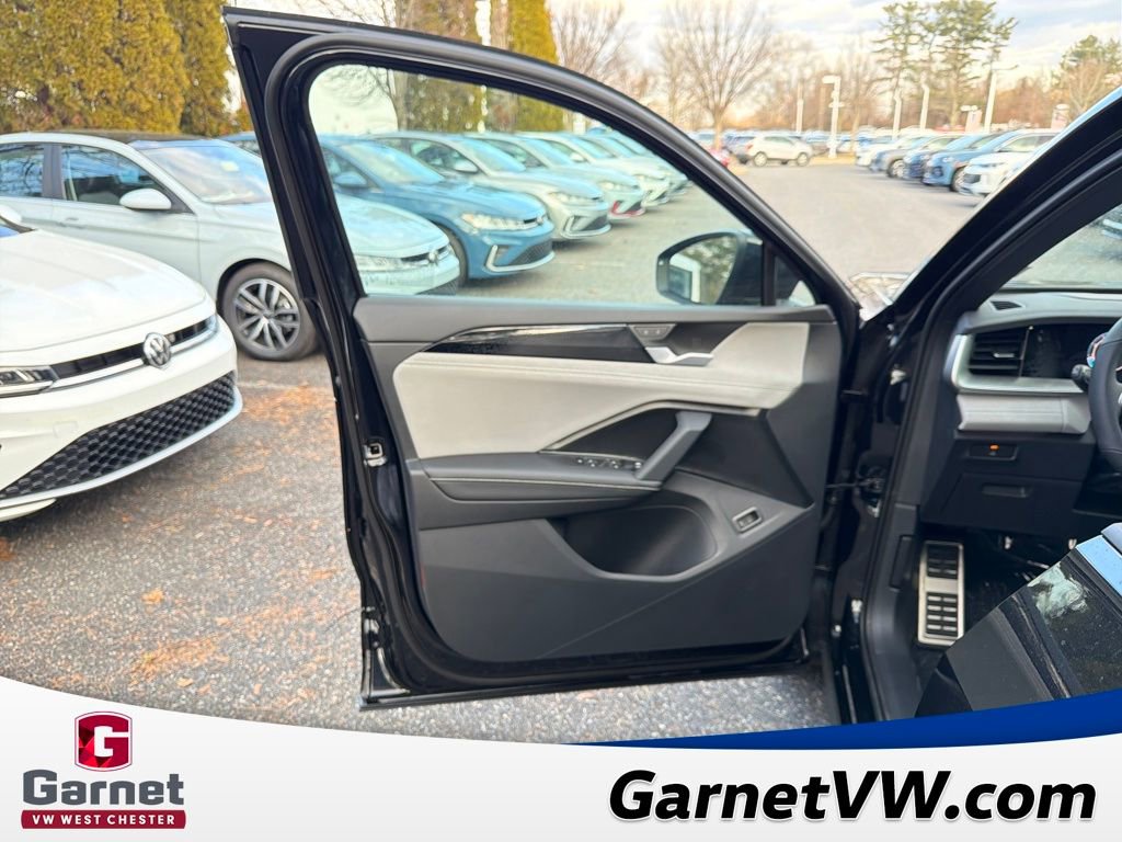 New 2026 Volkswagen Tiguan SE R-Line image 10