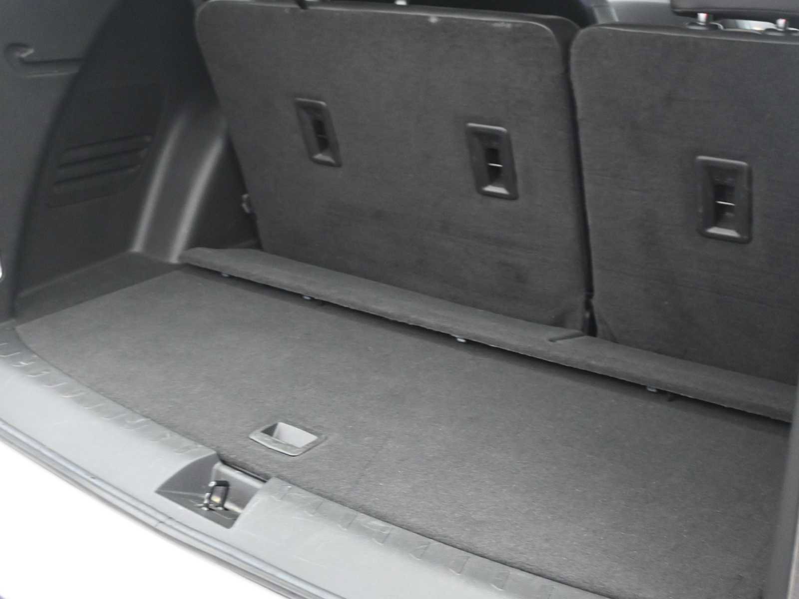 Used 2023 Chevrolet Traverse High Country image 10