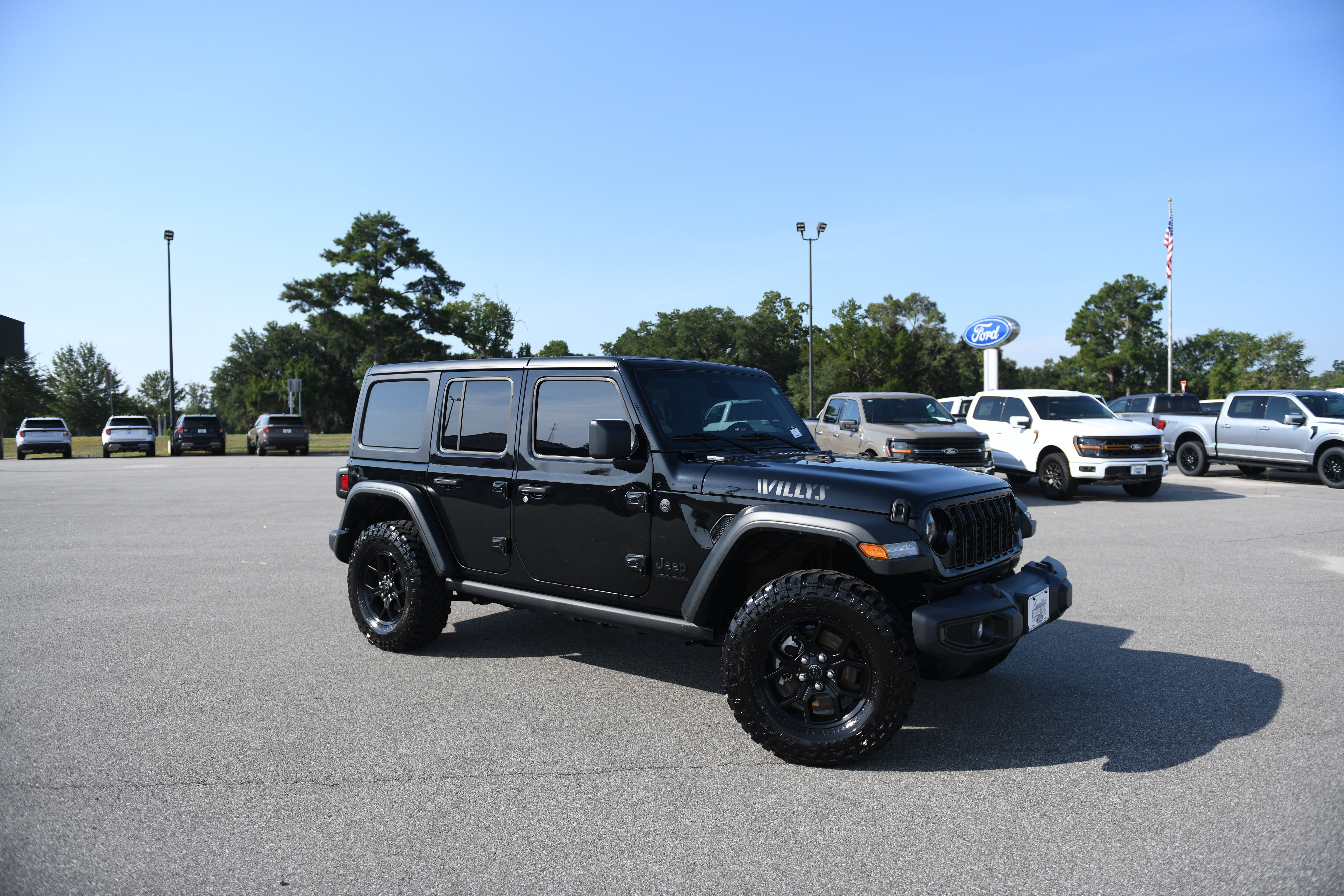 Used 2025 Jeep Wrangler Unlimited Sport AWD/4WD image 2
