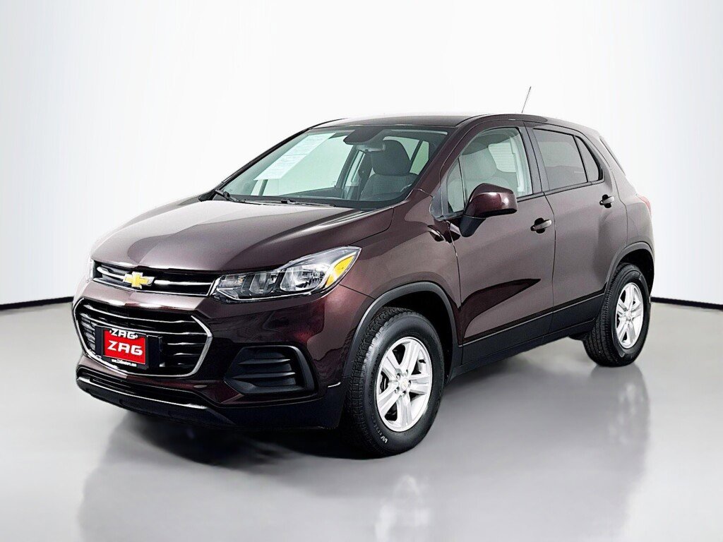 Used 2021 Chevrolet Trax LS w/ Tint and Cruise Package AWD/4WD image 1
