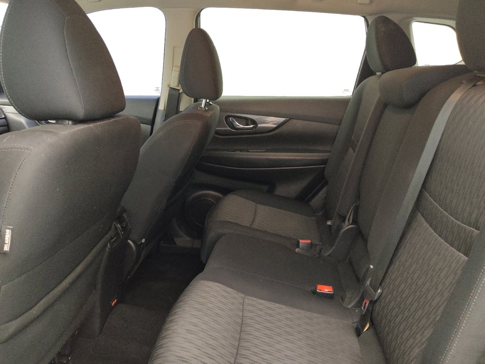 Used 2020 Nissan Rogue SV FWD image 18