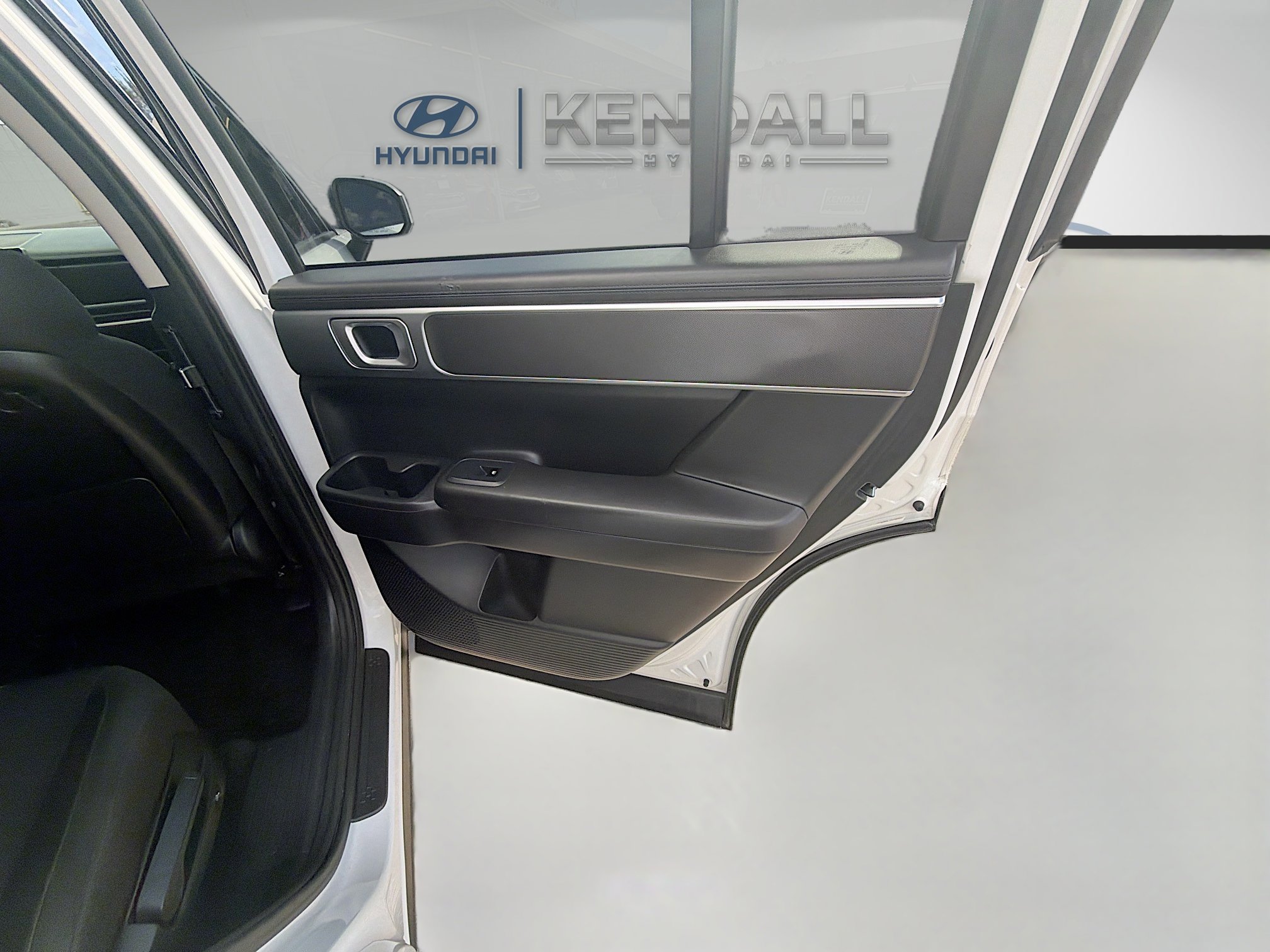 Used 2025 Hyundai Santa Fe SE FWD image 27