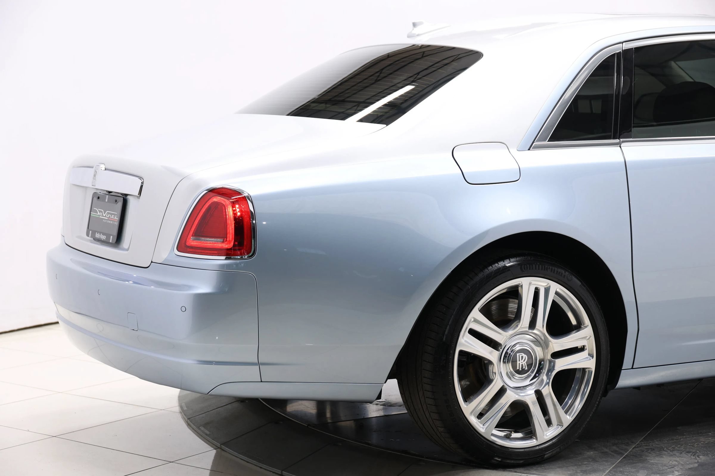 Used 2017 Rolls-Royce Ghost RWD image 83