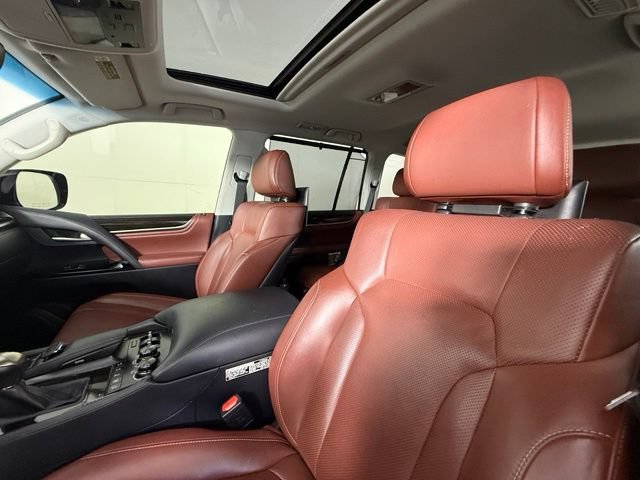 Used 2021 Lexus LX 570 4WD w/ Luxury Package image 15