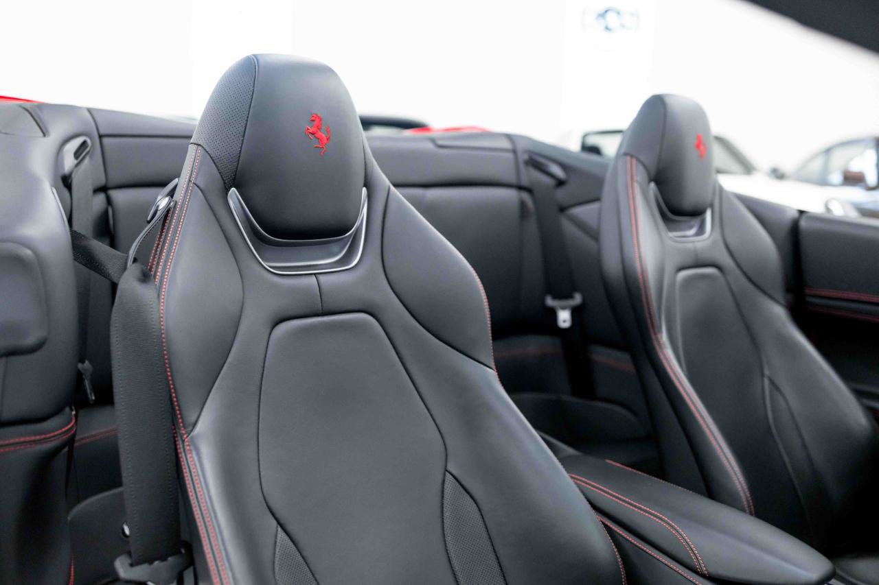 Used 2019 Ferrari Portofino RWD image 73