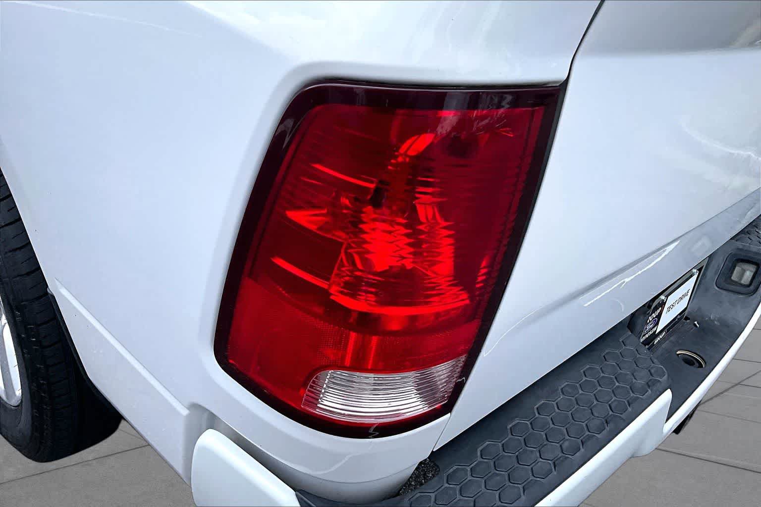 Used 2015 RAM 1500 Express RWD image 26