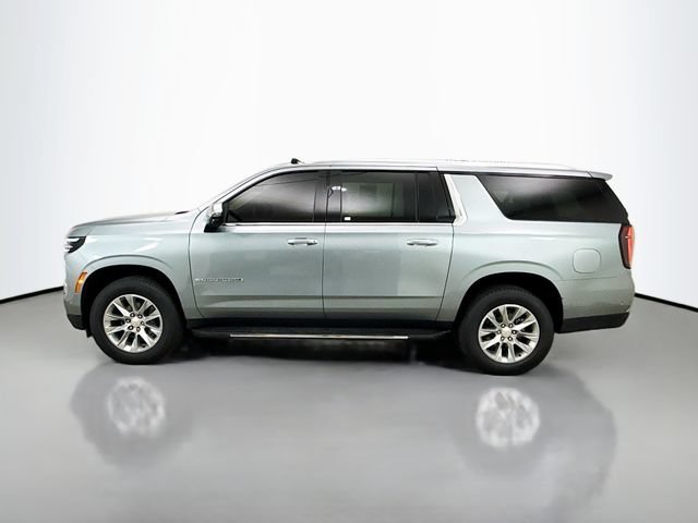 Used 2025 Chevrolet Suburban Premier w/ Sun And Tow Package AWD/4WD image 5