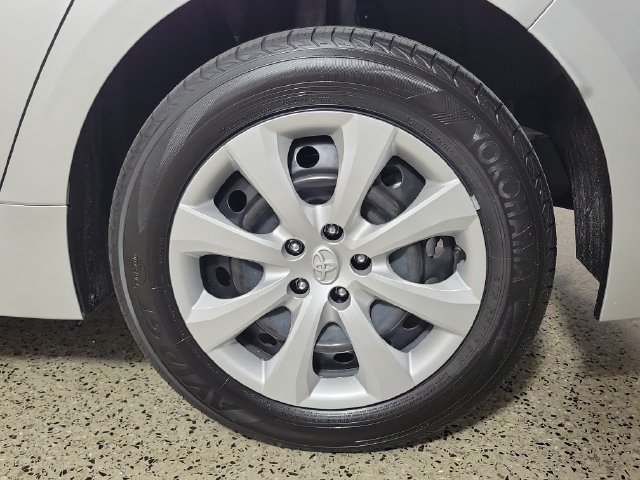 Used 2026 Toyota Corolla LE FWD image 8