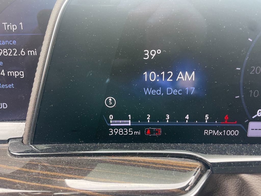 Used 2023 Cadillac Escalade Premium Luxury image 18