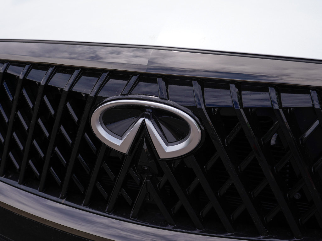 Certified 2026 INFINITI QX60 Sport w/ Dark Cargo Package AWD/4WD image 3