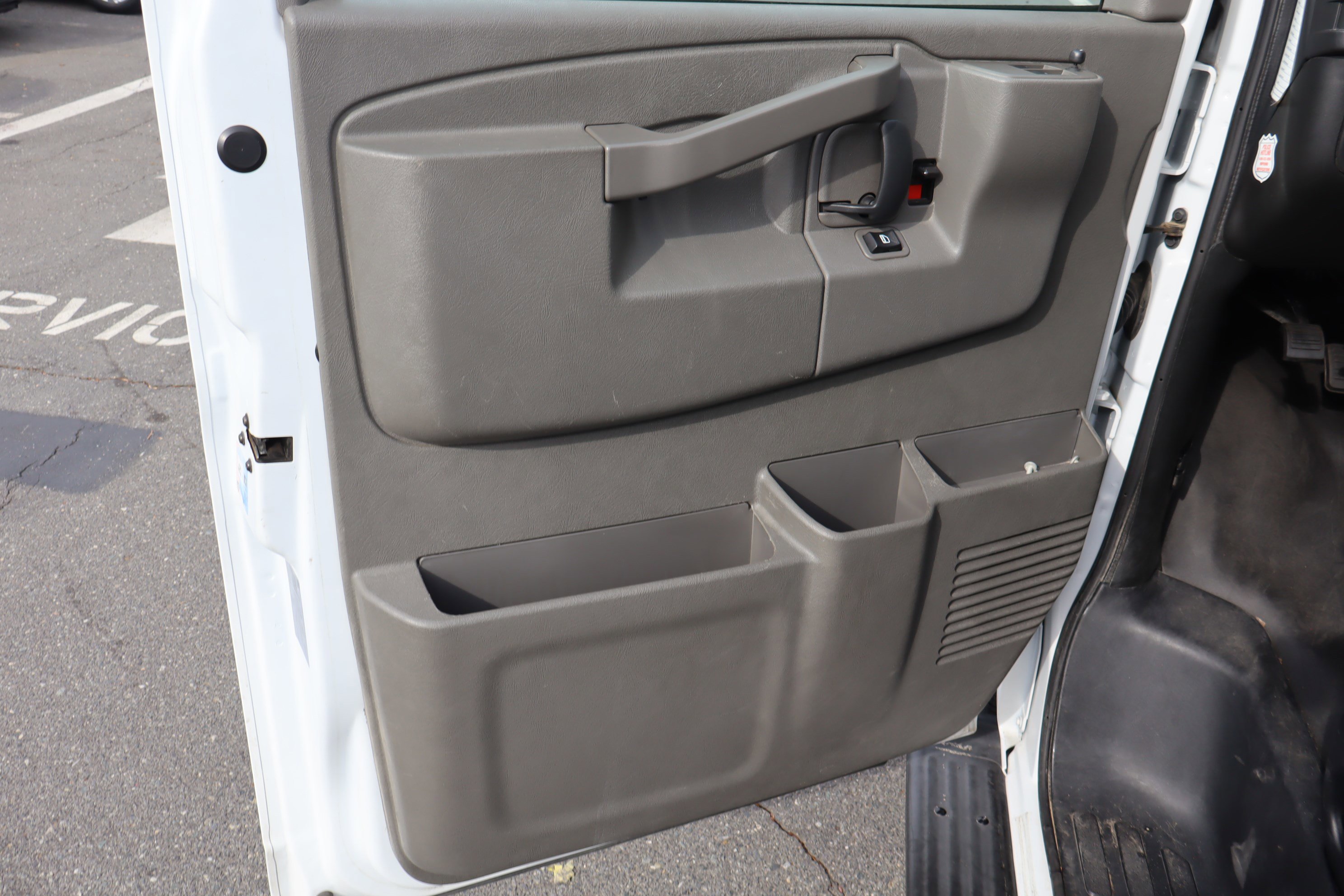 Used 2023 Chevrolet Express 3500 LS image 15