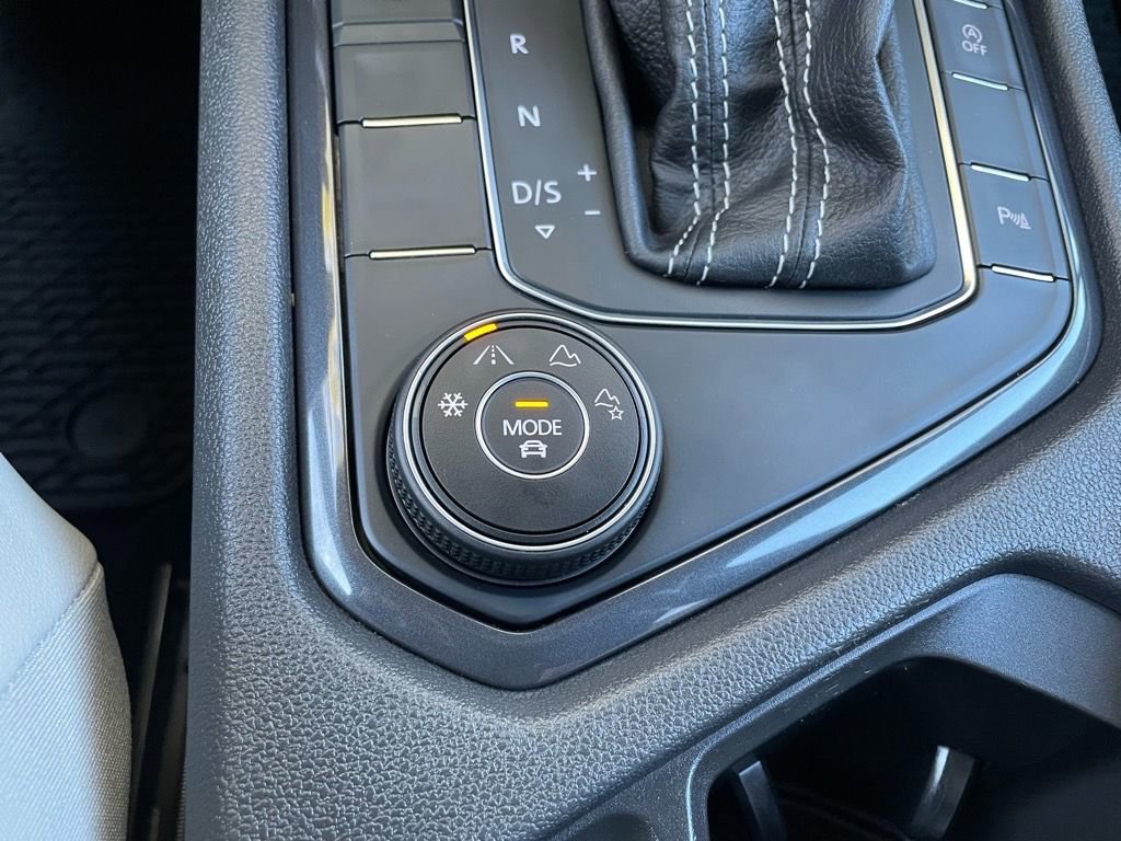 Used 2021 Volkswagen Tiguan SEL image 18