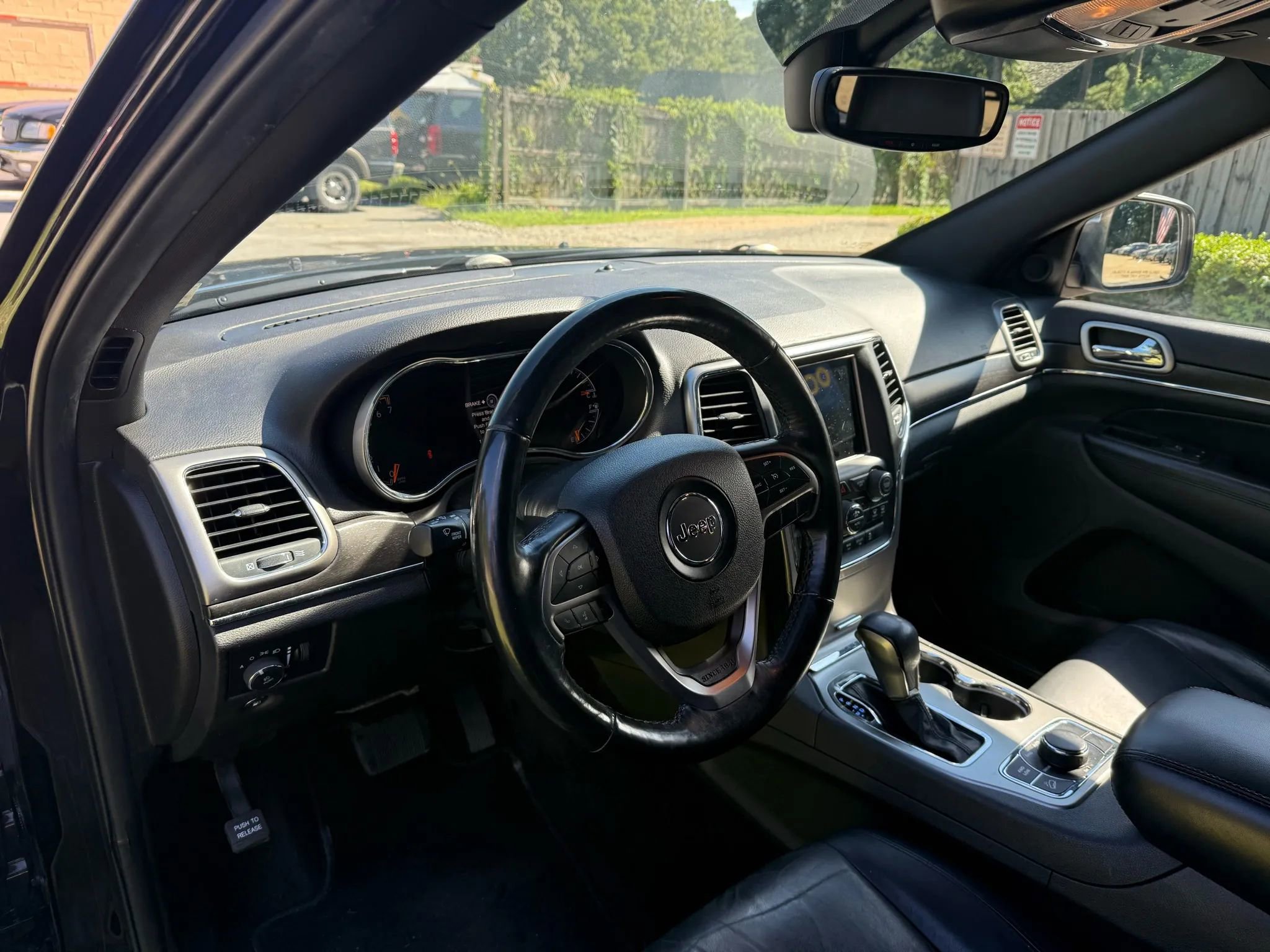 Used 2018 Jeep Grand Cherokee Limited image 7