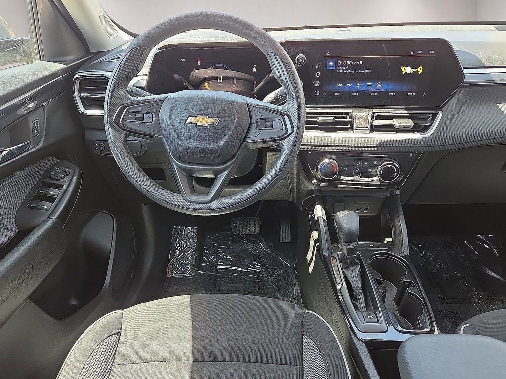 Used 2025 Chevrolet TrailBlazer LT FWD image 19