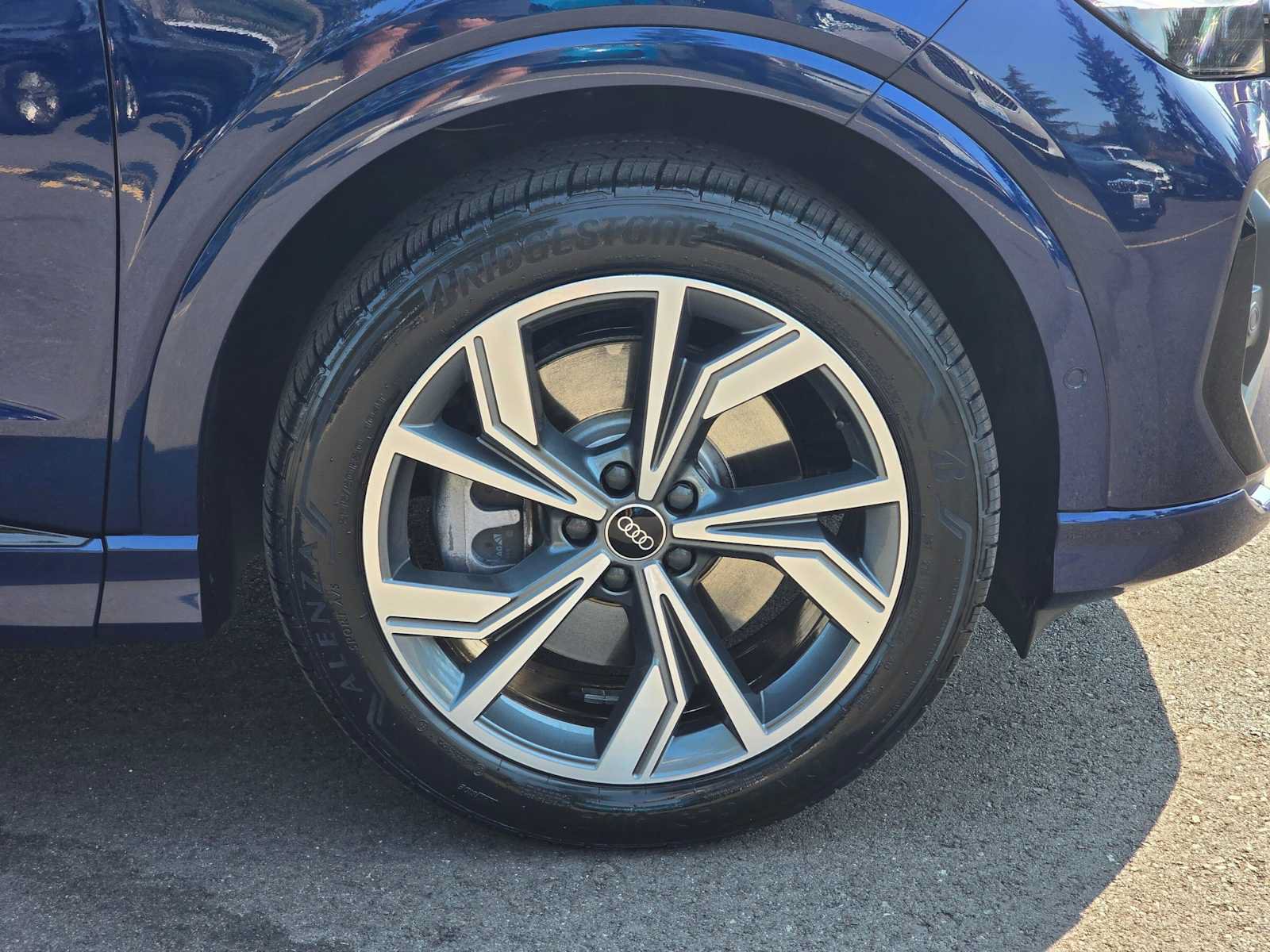 Used 2023 Audi Q4 e-tron Prestige AWD/4WD image 9