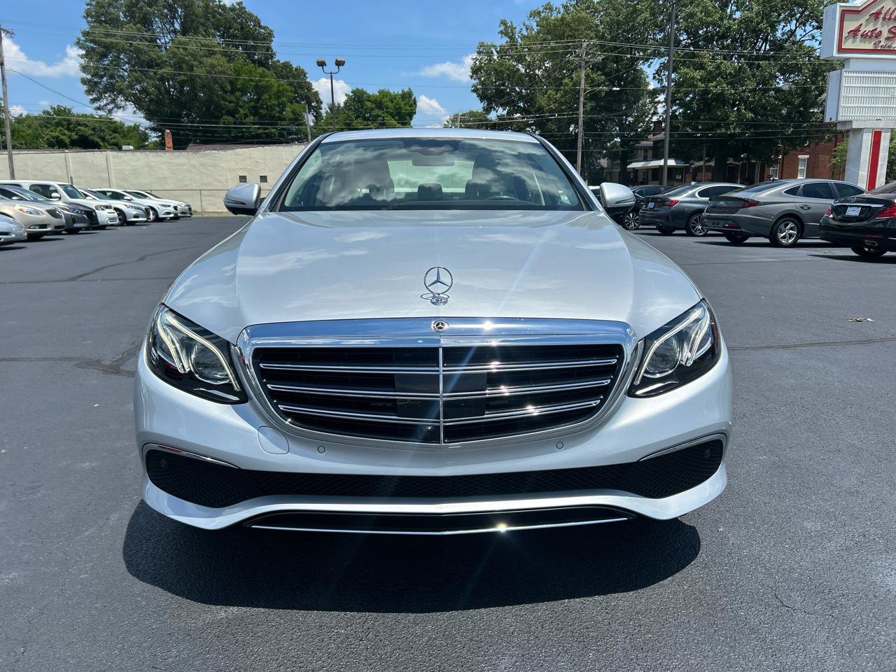 Used 2018 Mercedes-Benz E 300 image 2