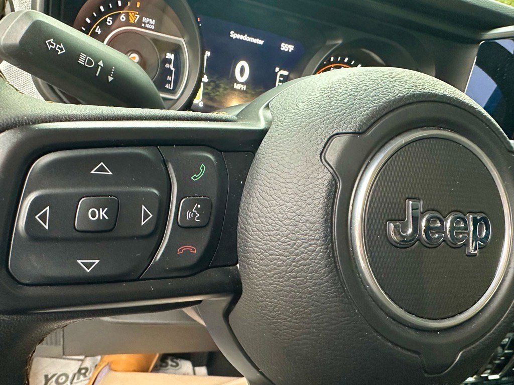 Used 2024 Jeep Gladiator Sport image 39