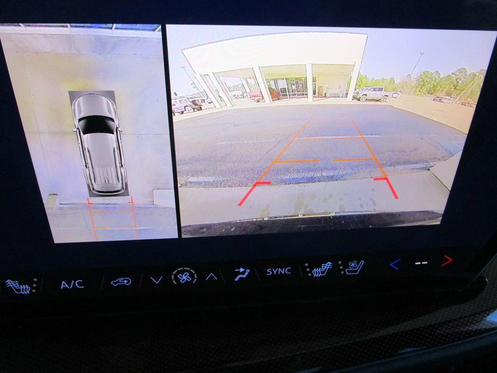 New 2026 Chevrolet Traverse RS w/ LPO, Floor Liner Package image 42