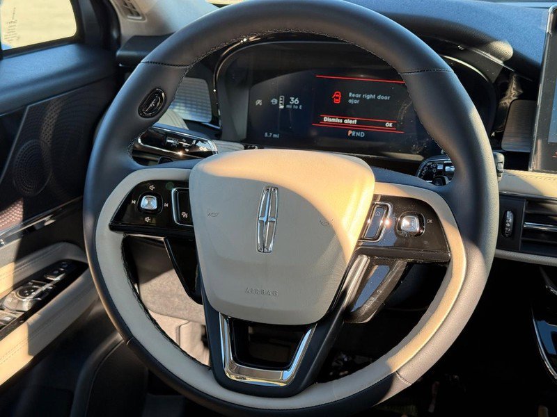 New 2026 Lincoln Corsair Premiere image 8