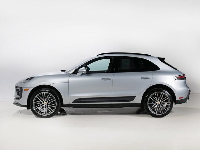 Certified 2026 Porsche Macan AWD/4WD image 2