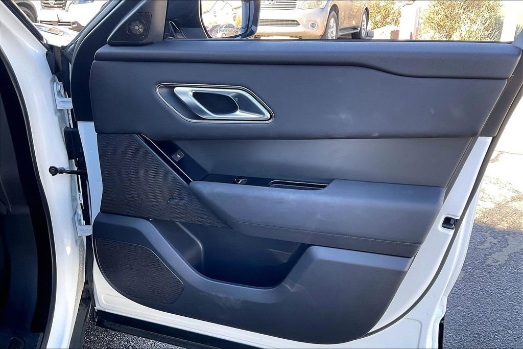 Used 2025 Land Rover Range Rover Velar Dynamic SE image 24