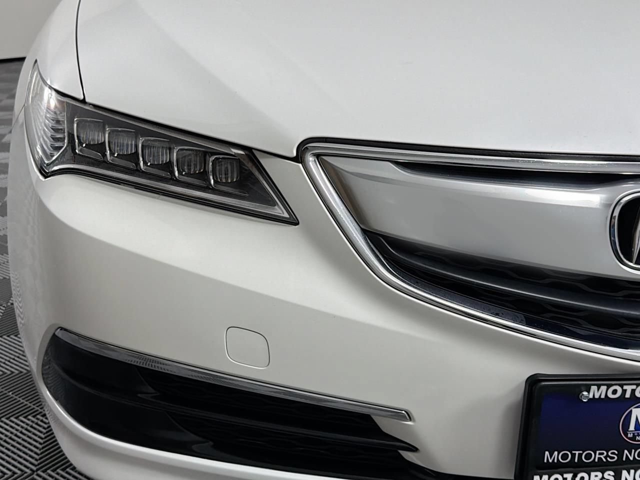 Used 2017 Acura TLX w/ Technology Package AWD/4WD image 3
