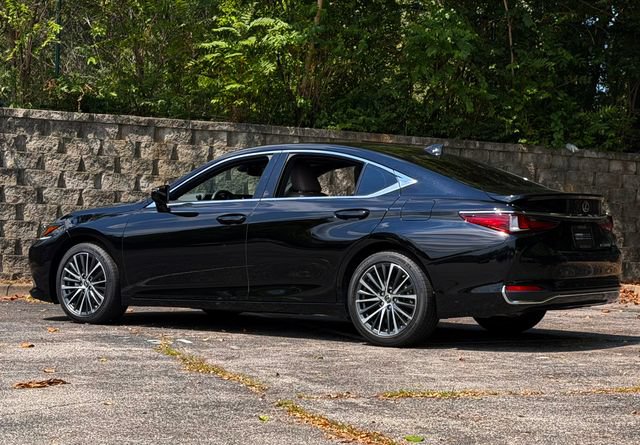 Certified 2025 Lexus ES 300h w/ Premium Package FWD image 8