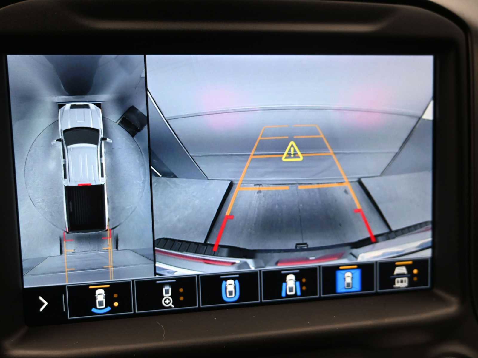 Used 2022 GMC Sierra 2500 AT4 w/ AT4 Preferred Package image 13