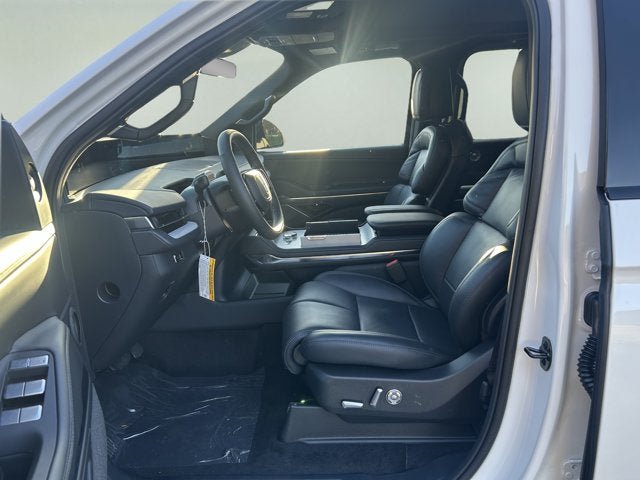 New 2027 Lincoln Navigator Reserve w/ Jet Appearance Package AWD/4WD image 9