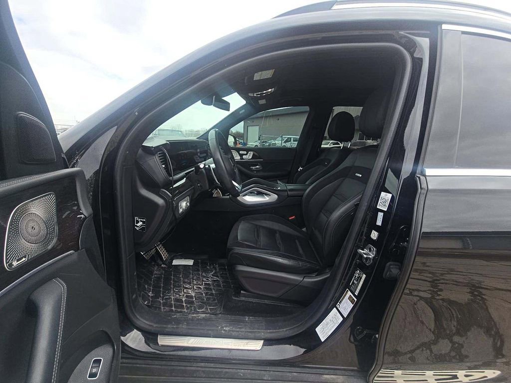 Used 2024 Mercedes-Benz GLS 63 AMG 4MATIC image 3