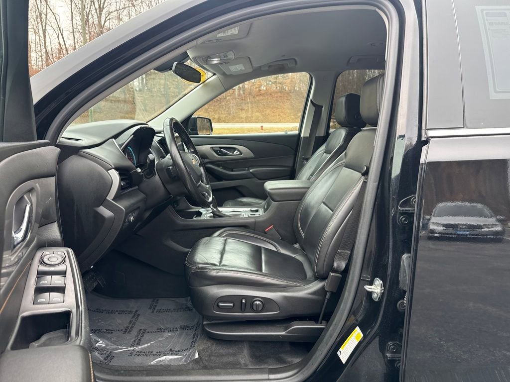 Used 2020 Chevrolet Traverse LT image 12